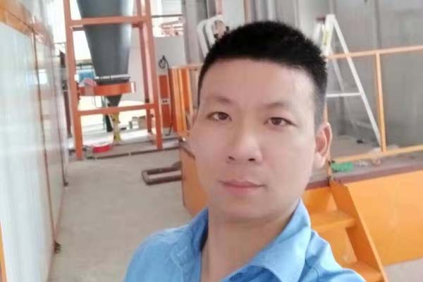 临近元旦，喷塑设备安装师傅匠心制造获客户肯定